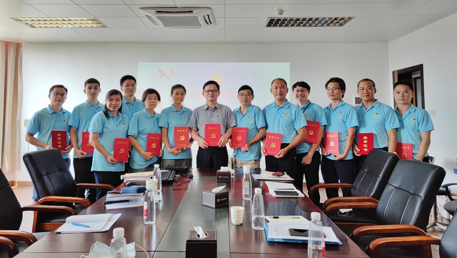 學(xué)黨史悟初心 樹(shù)典型開(kāi)新局——記第六黨支部主題黨日活動(dòng)